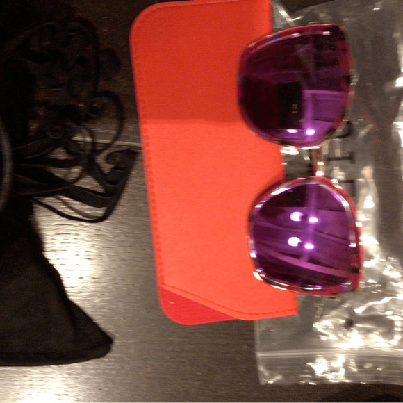NEW! DIFF Clarissa Purple Sunglasses with Red Case main image 4